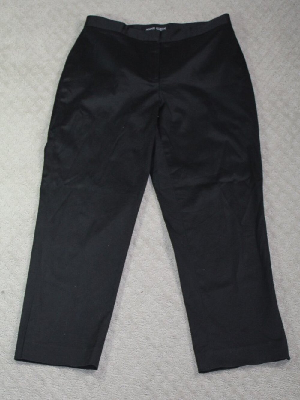 Anne Klein Size 6P Black Stretch Cropped Pants
